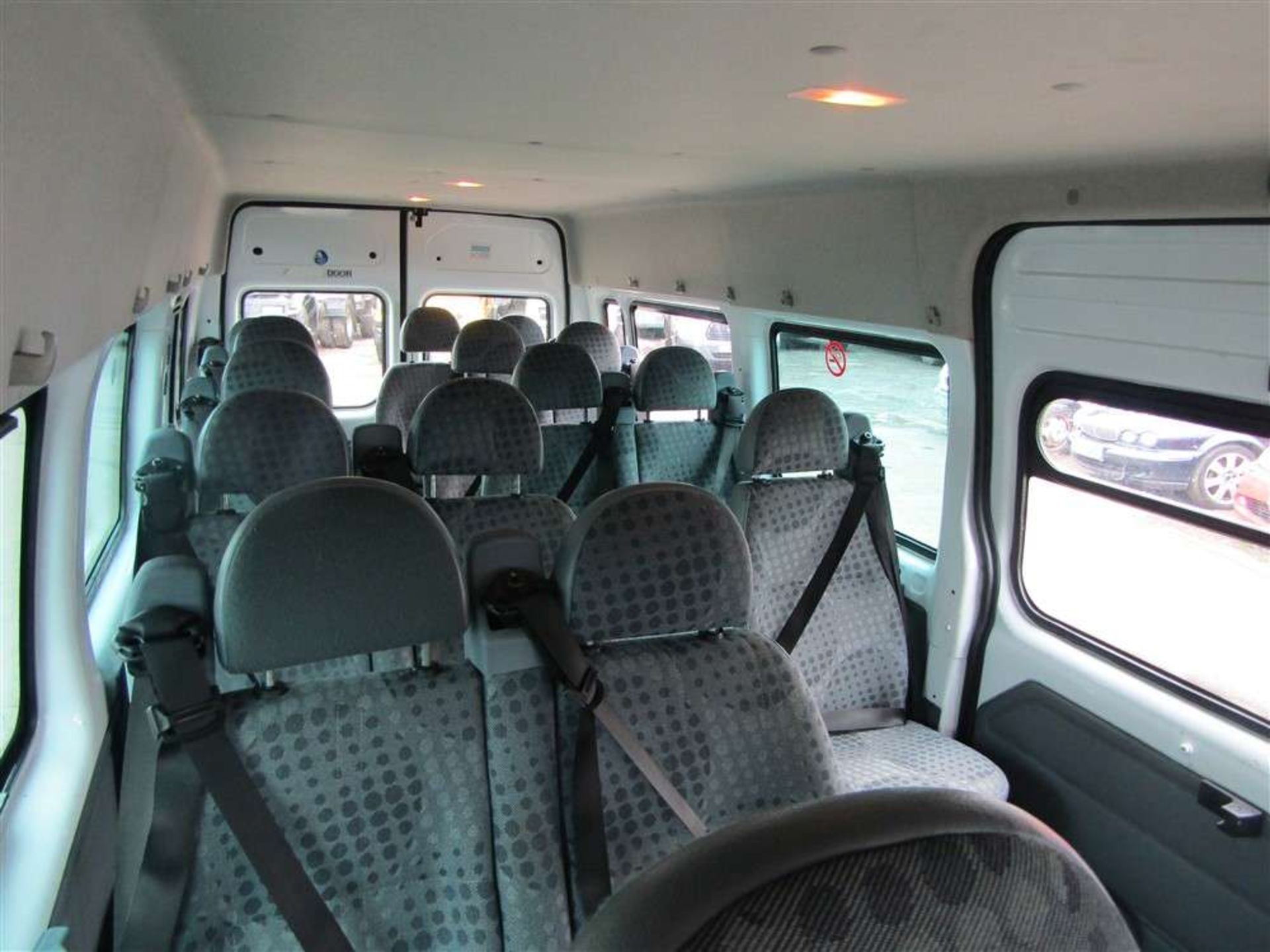 2007 57 reg Ford Transit 100 17 Seat RWD Minibus (Direct Council) - Image 5 of 7
