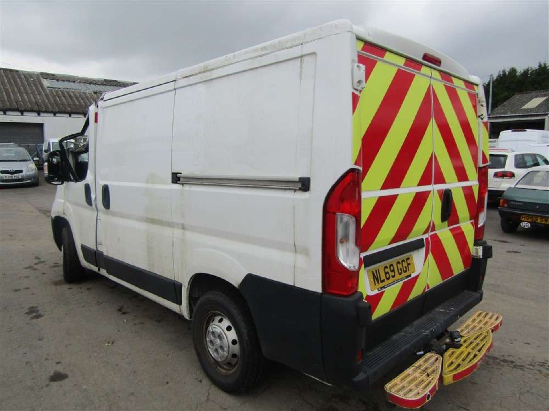 2019 69 reg Citroen Relay 33 L1H1 Eprise BHDI S/S (Runs/Drives CAT B-Spares Only) (Direct Council) - Image 3 of 7