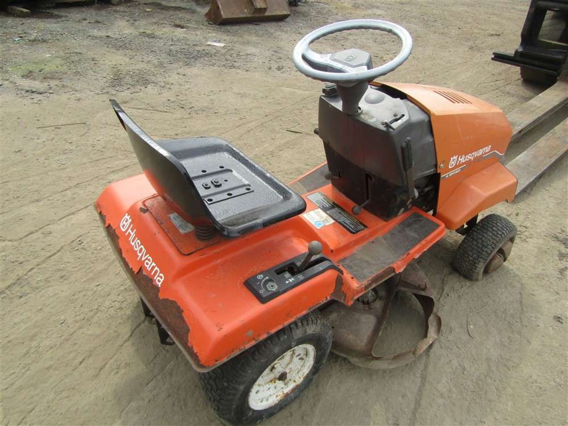 Husquvana Ride On Mower c/w Cutter Deck - Bild 4 aus 4