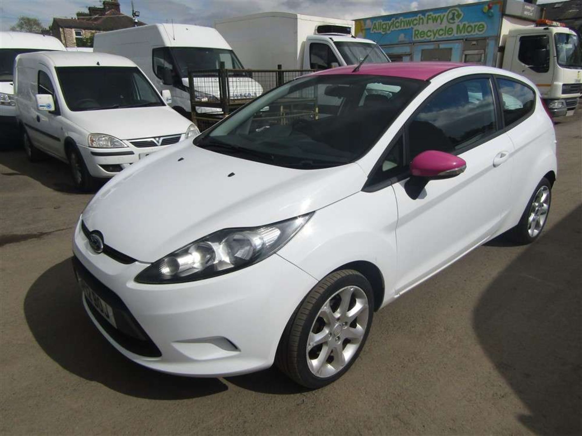 2012 12 reg Ford Fiesta Zetec - Image 2 of 6