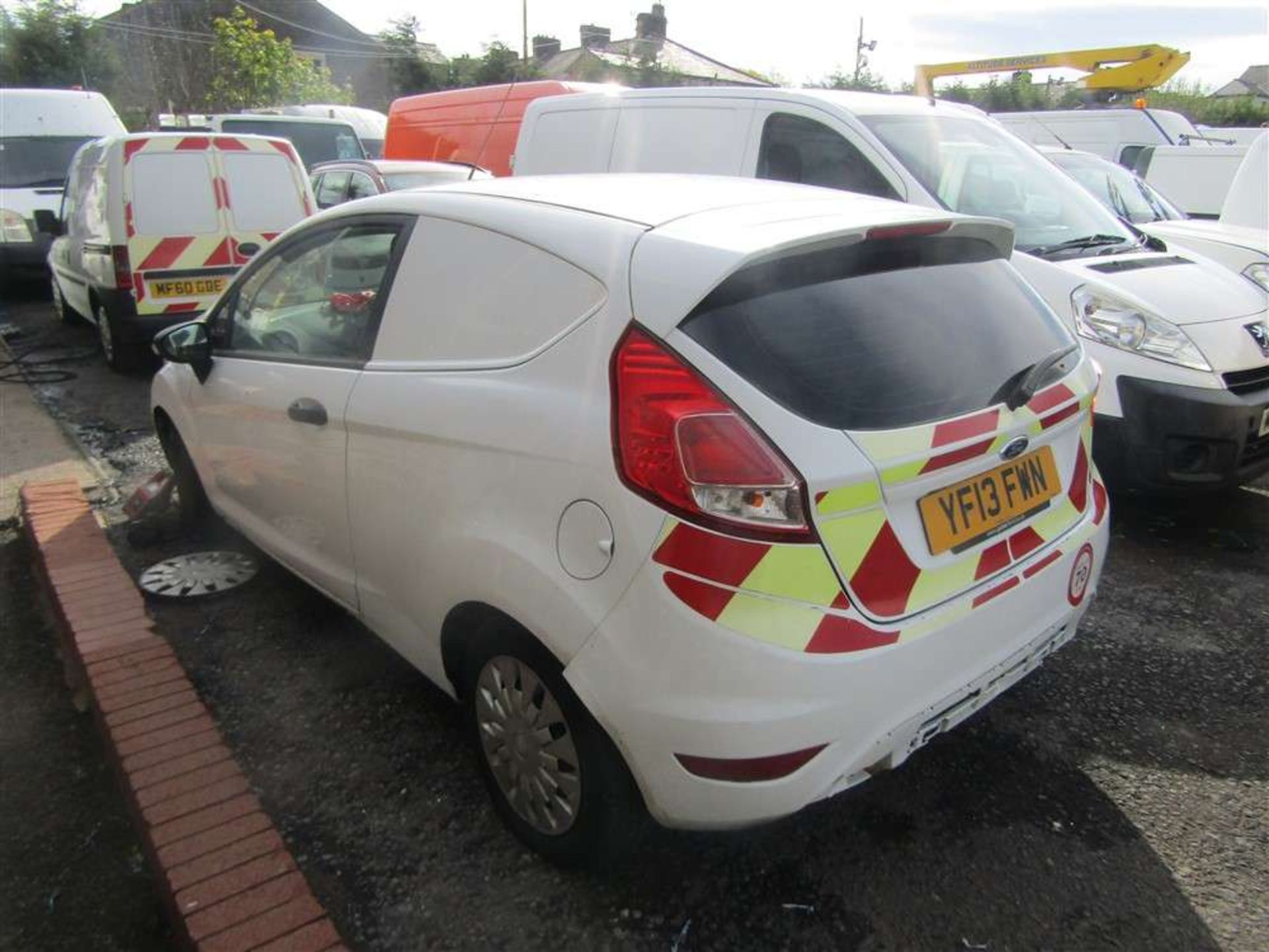 2013 13 reg Ford Fiesta Econetic Tech TDCI (Runs But Doesn't Drive) (Direct United Utilities Water) - Image 3 of 6