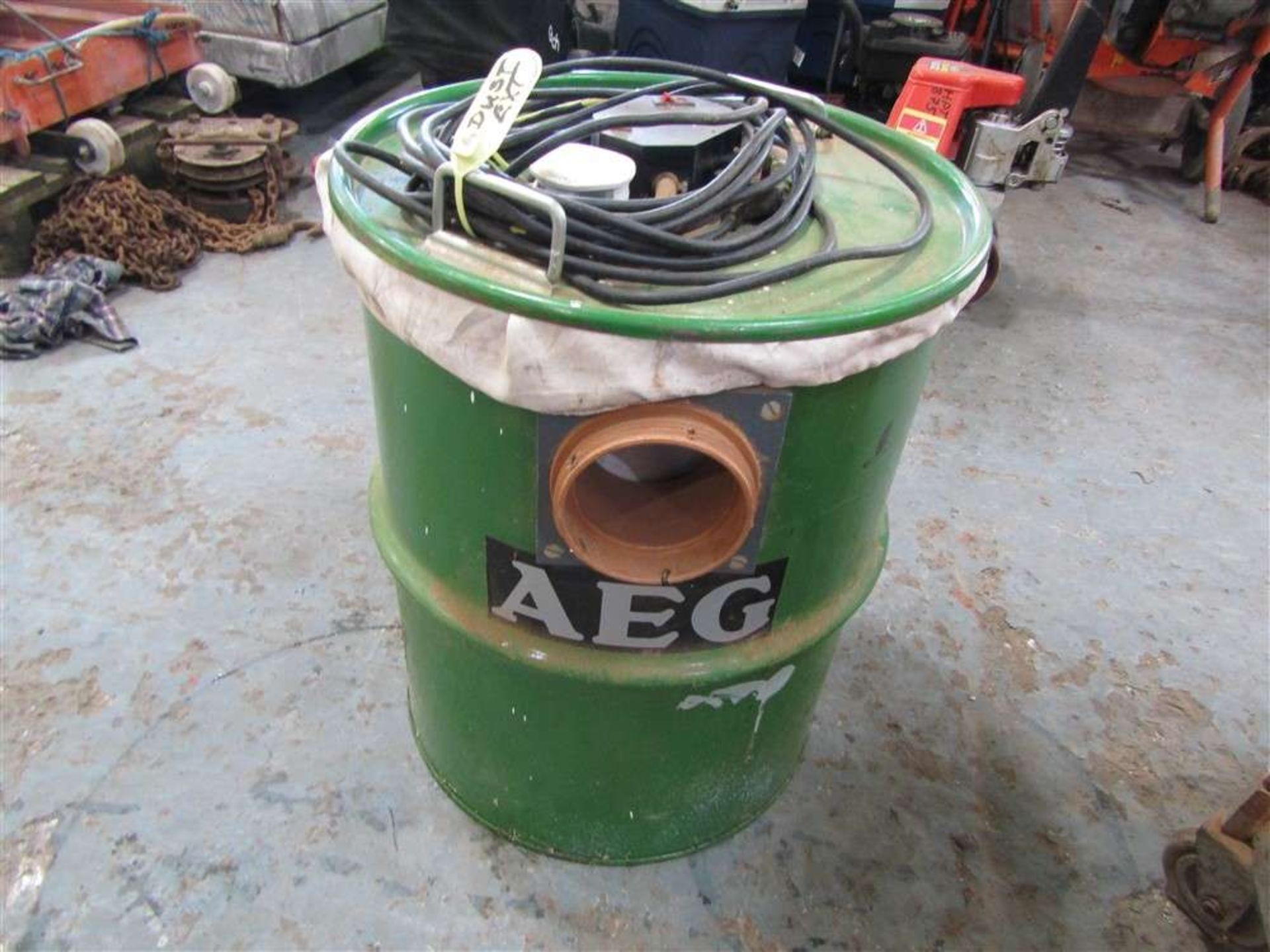 AEG 100l Dust Extractor (Green Twin Motor)