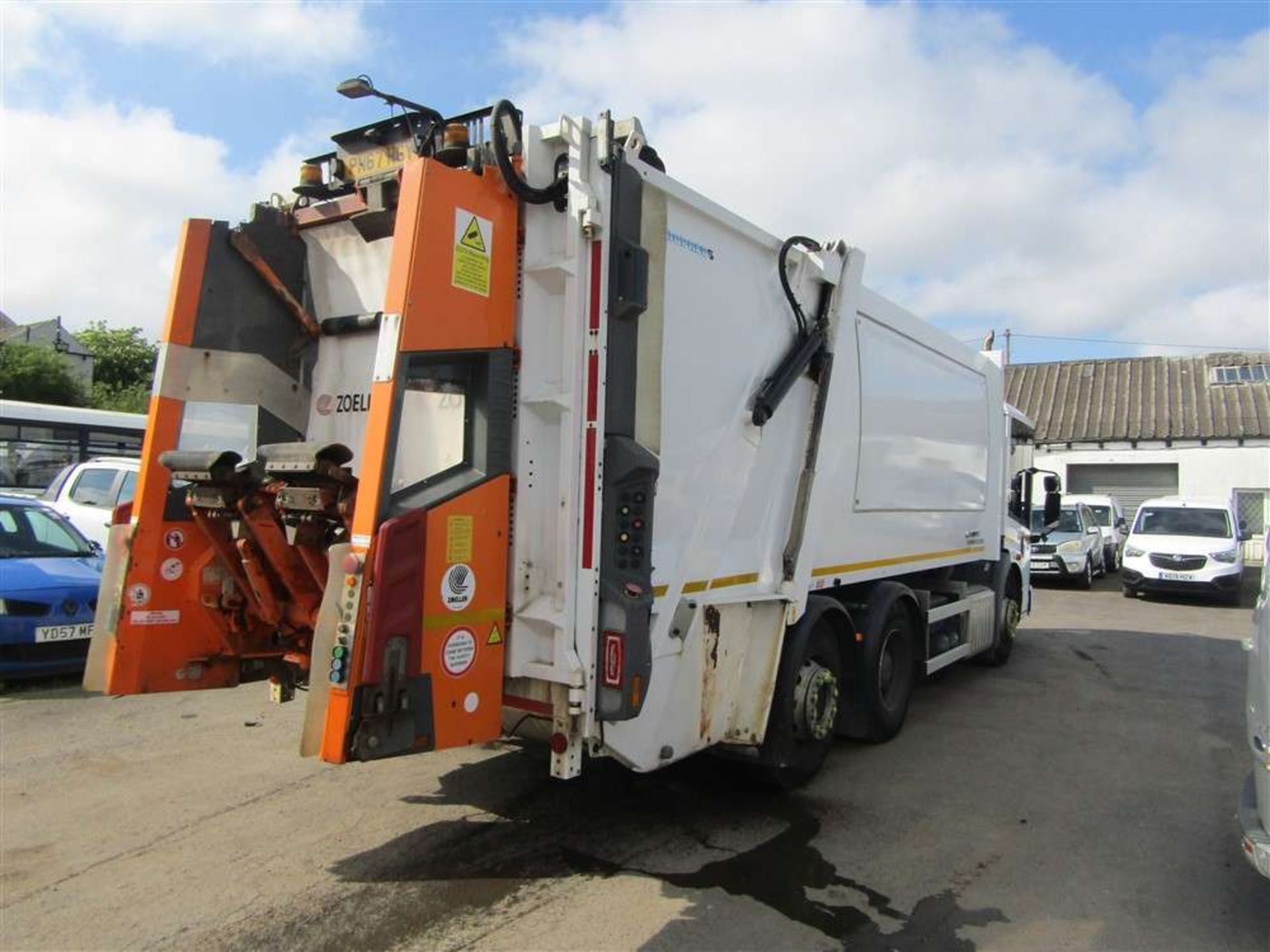 2017 67 reg Mercedes 2630 Refuse Wagon (Direct Council) - Image 3 of 6