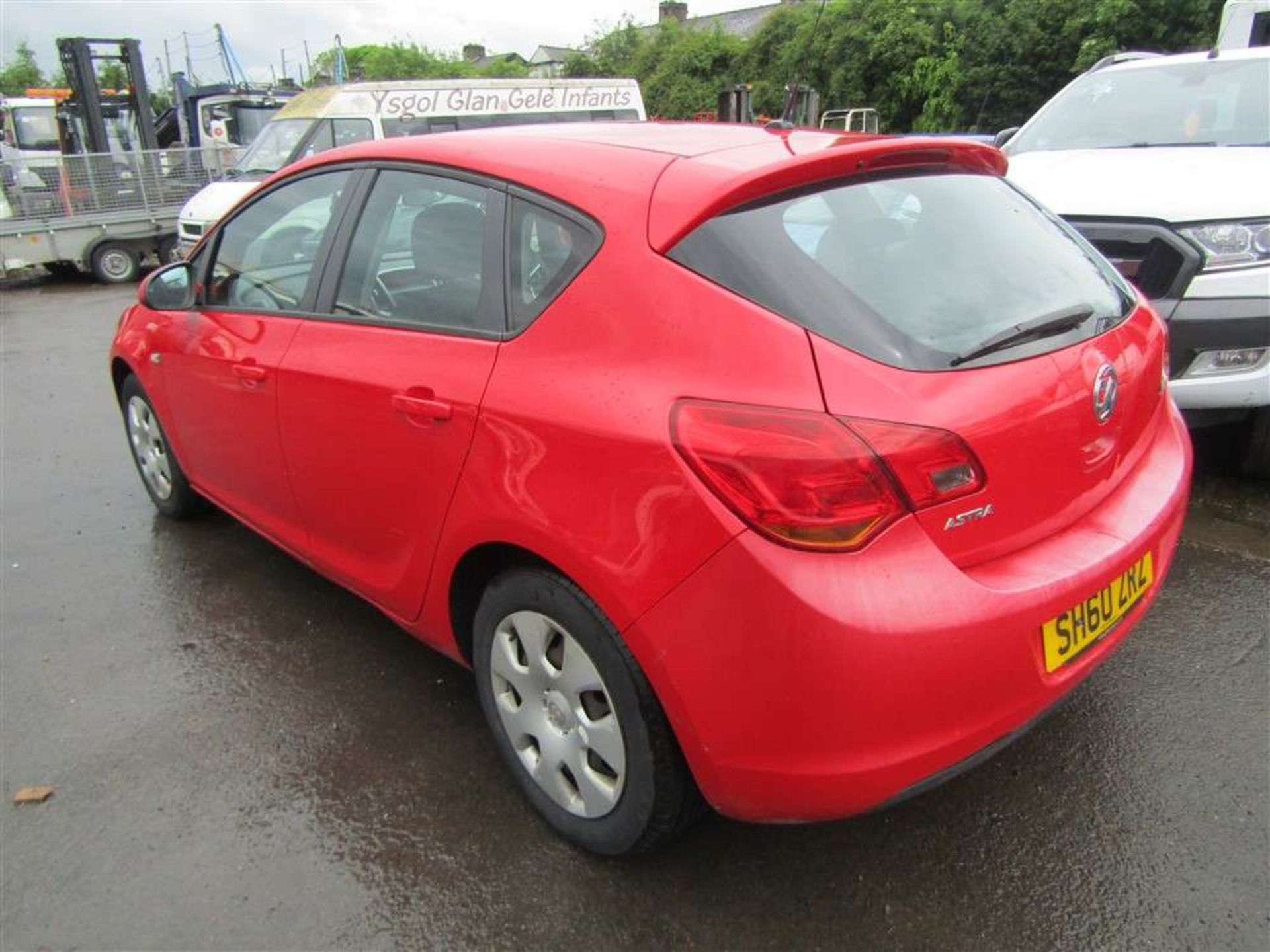 2010 60 reg Vauxhall Astra Exclusive 98 - Image 3 of 6