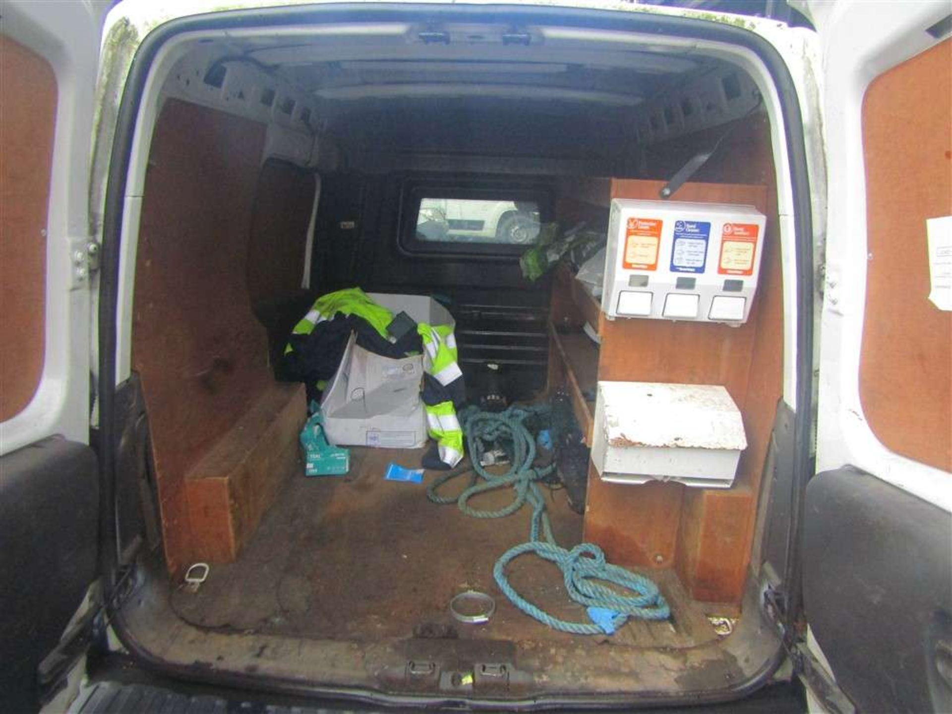 2011 11 reg Vauxhall Combo 2000 CDTI 16v (Non Runner) (Direct United Utilities Water) - Image 5 of 7