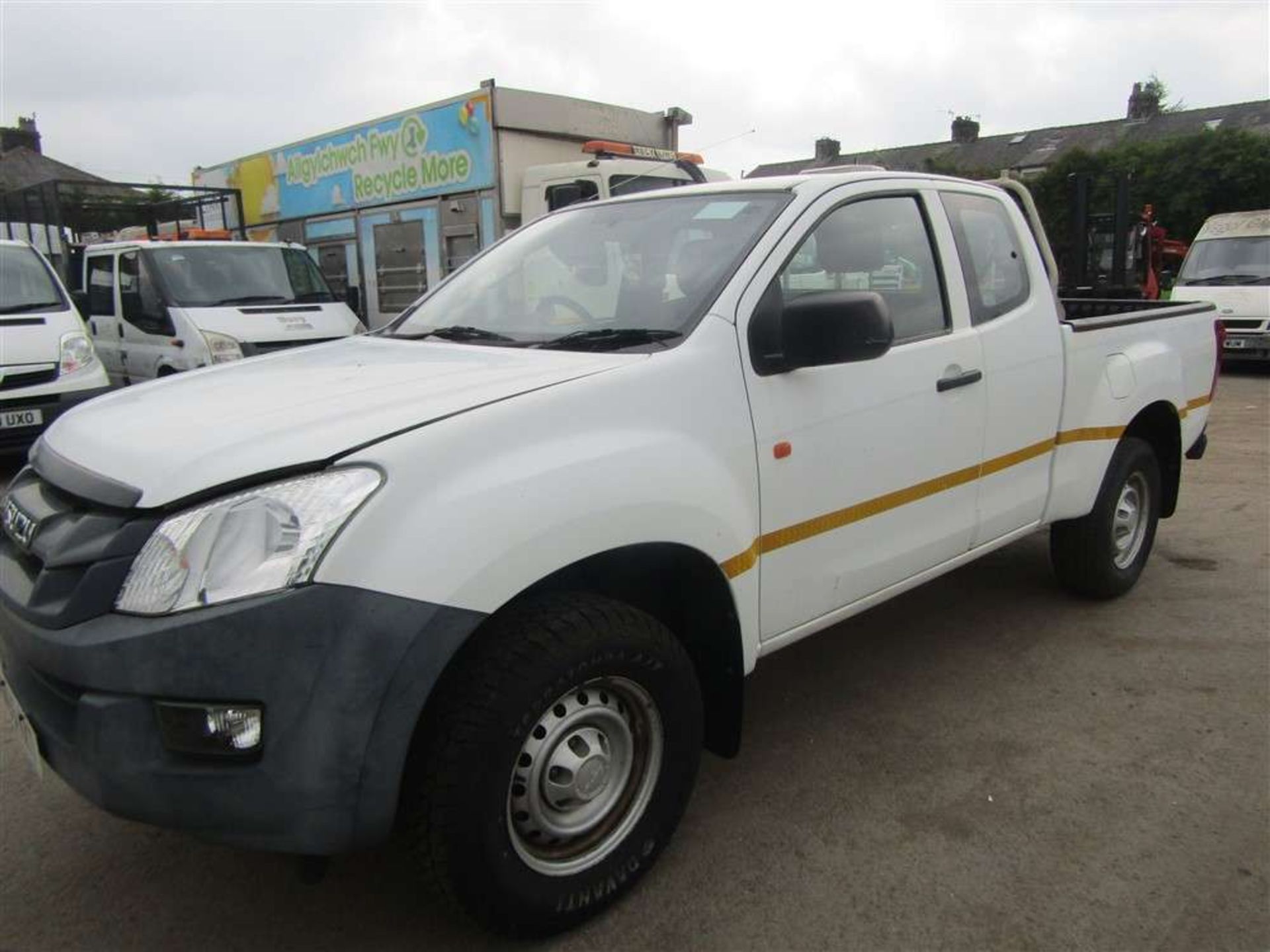 2015 65 reg Isuzu D-Max E/C Twin Turbo TD (Runs & Drives but Clutch Issues) (Direct Council) - Image 2 of 6