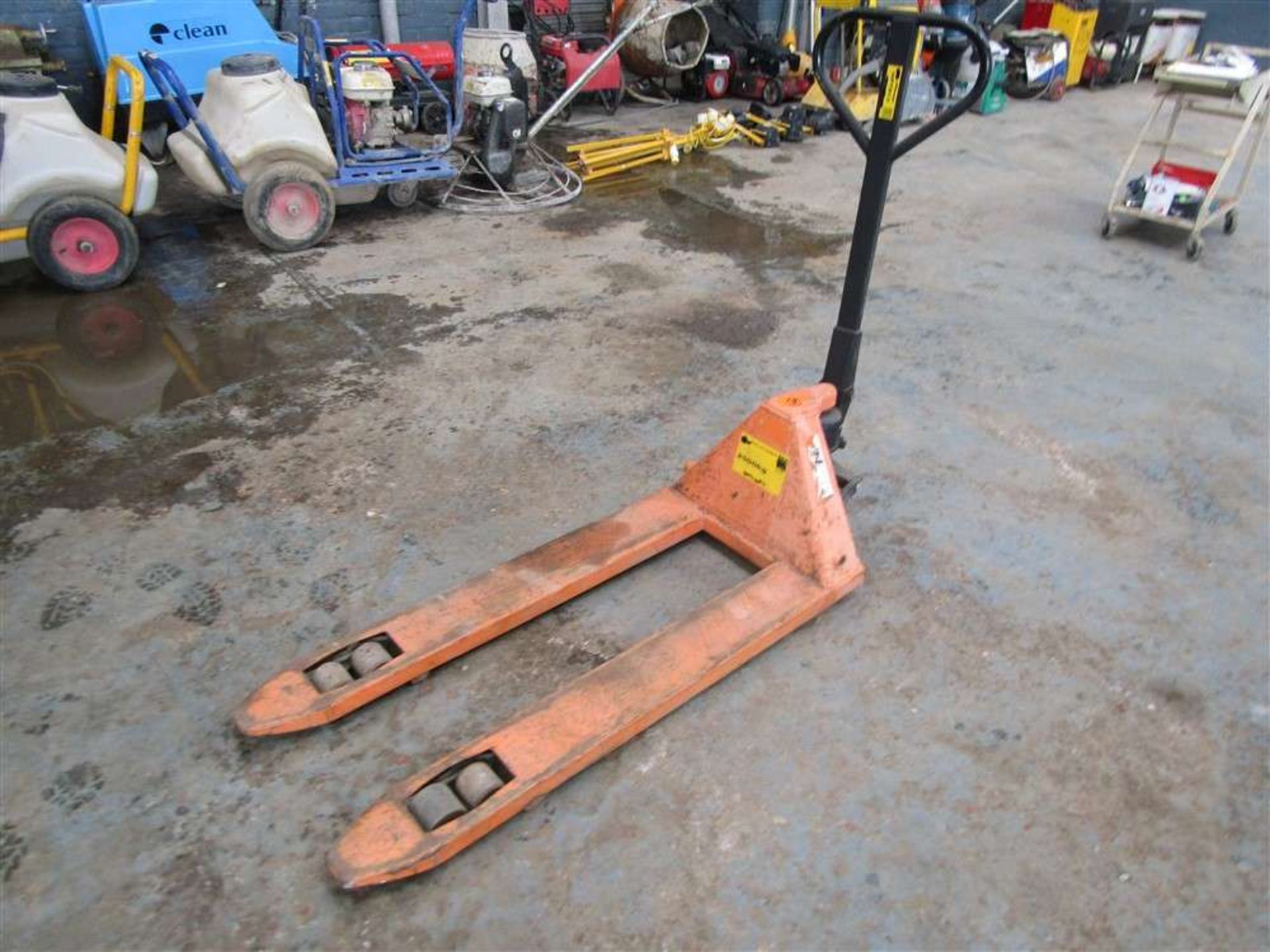 2.5t SWL Hydraulic Pallet Truck (Direct Hire Co)