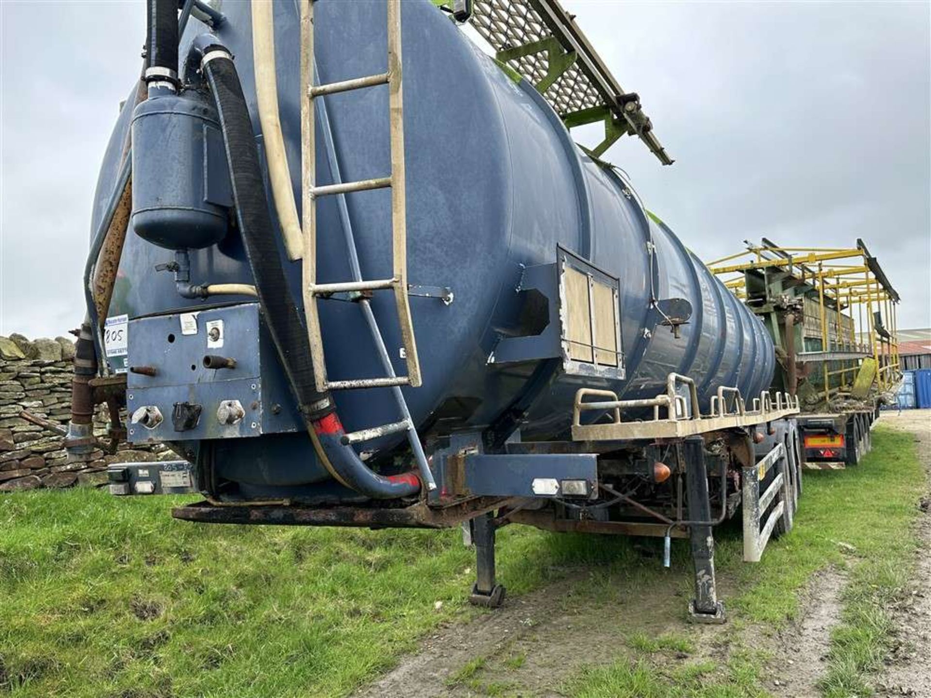 1997 Tri Axle Slurry Tank (Sold on Site - Burnley) - Image 2 of 3