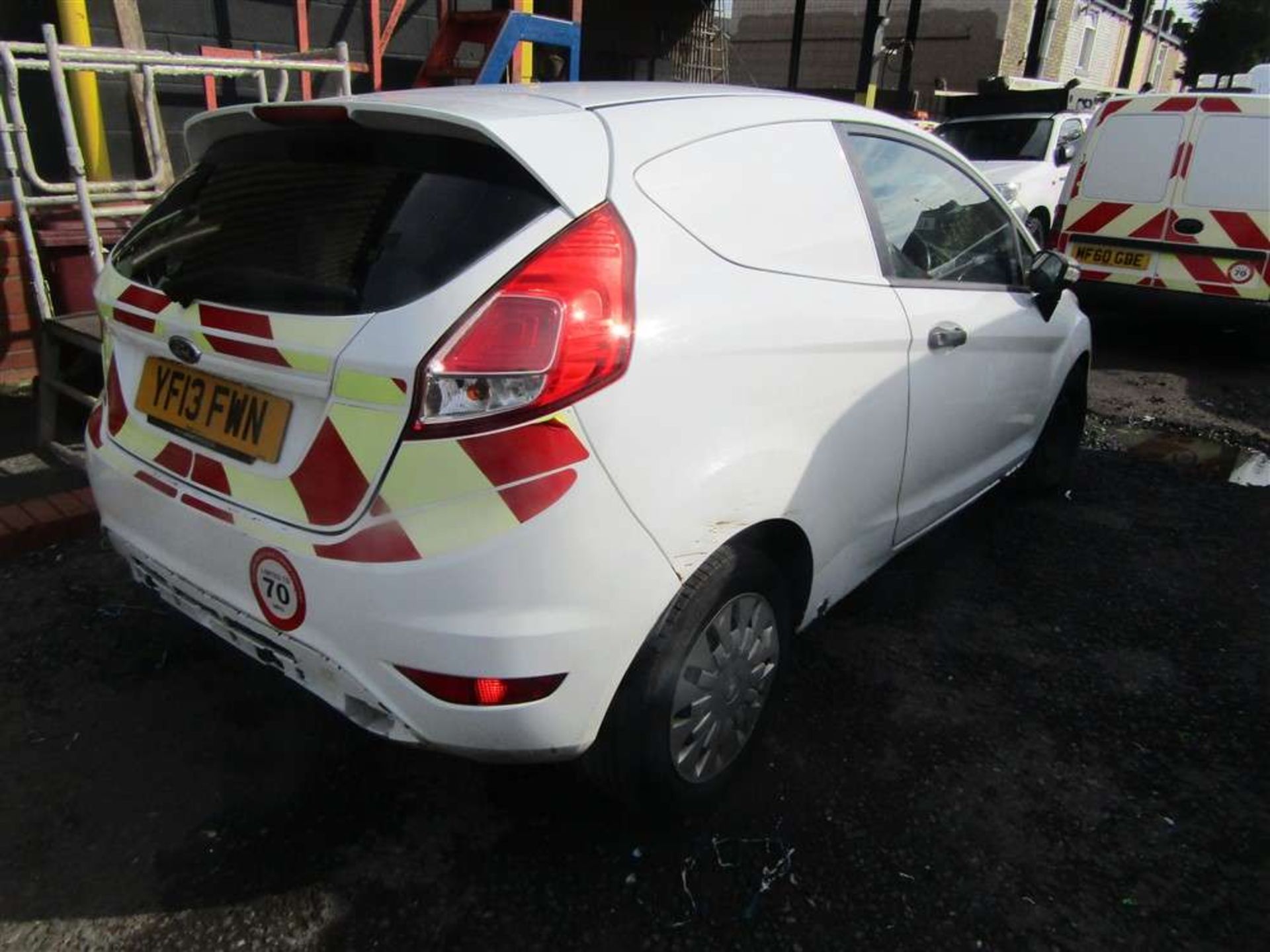 2013 13 reg Ford Fiesta Econetic Tech TDCI (Runs But Doesn't Drive) (Direct United Utilities Water) - Image 4 of 6