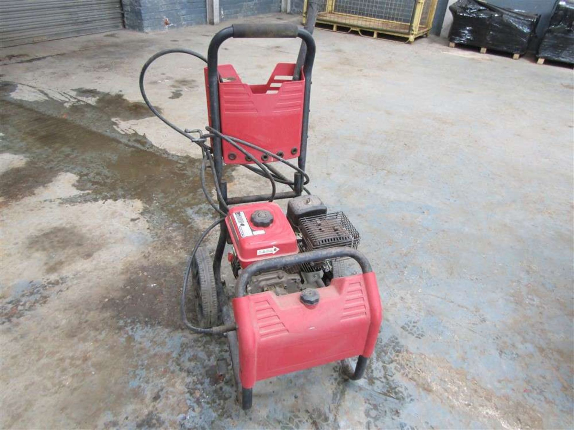 3000 psi Petrol Pressure Washer c/w Lance And Hose
