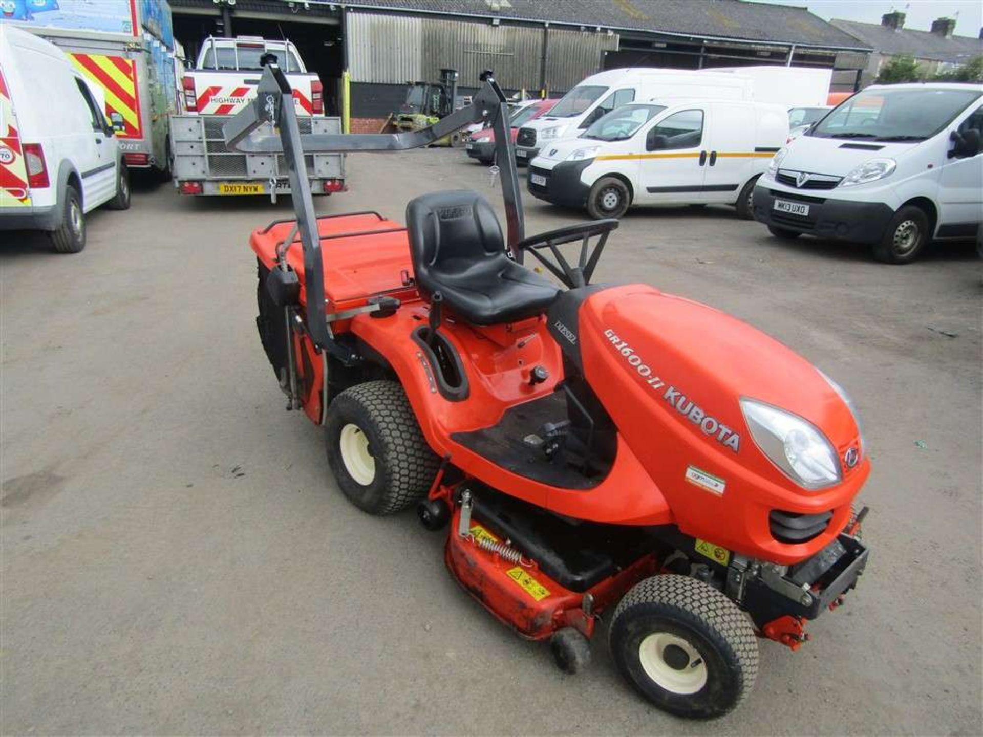 Kubota 1600 GR MKII Ride on Mower With 42" Cutting Collection Deck - Bild 2 aus 5