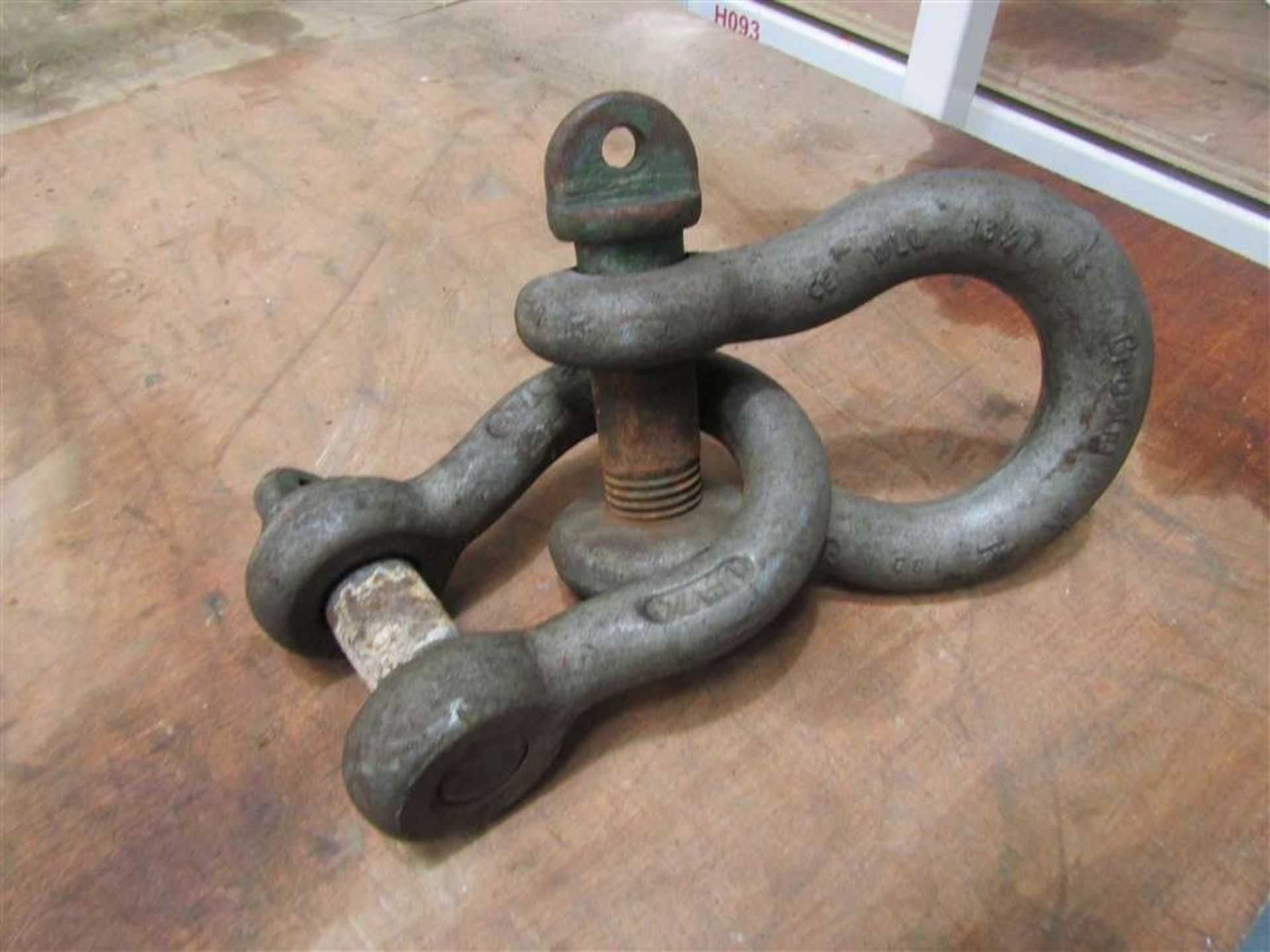 2 x Shackles