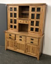 A light oak kitchen dresser with drawers and cupboards below, 160x57x200cmH
