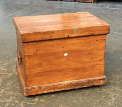 A scumble painted pine trunk/blanket box, 63x44x50cmH