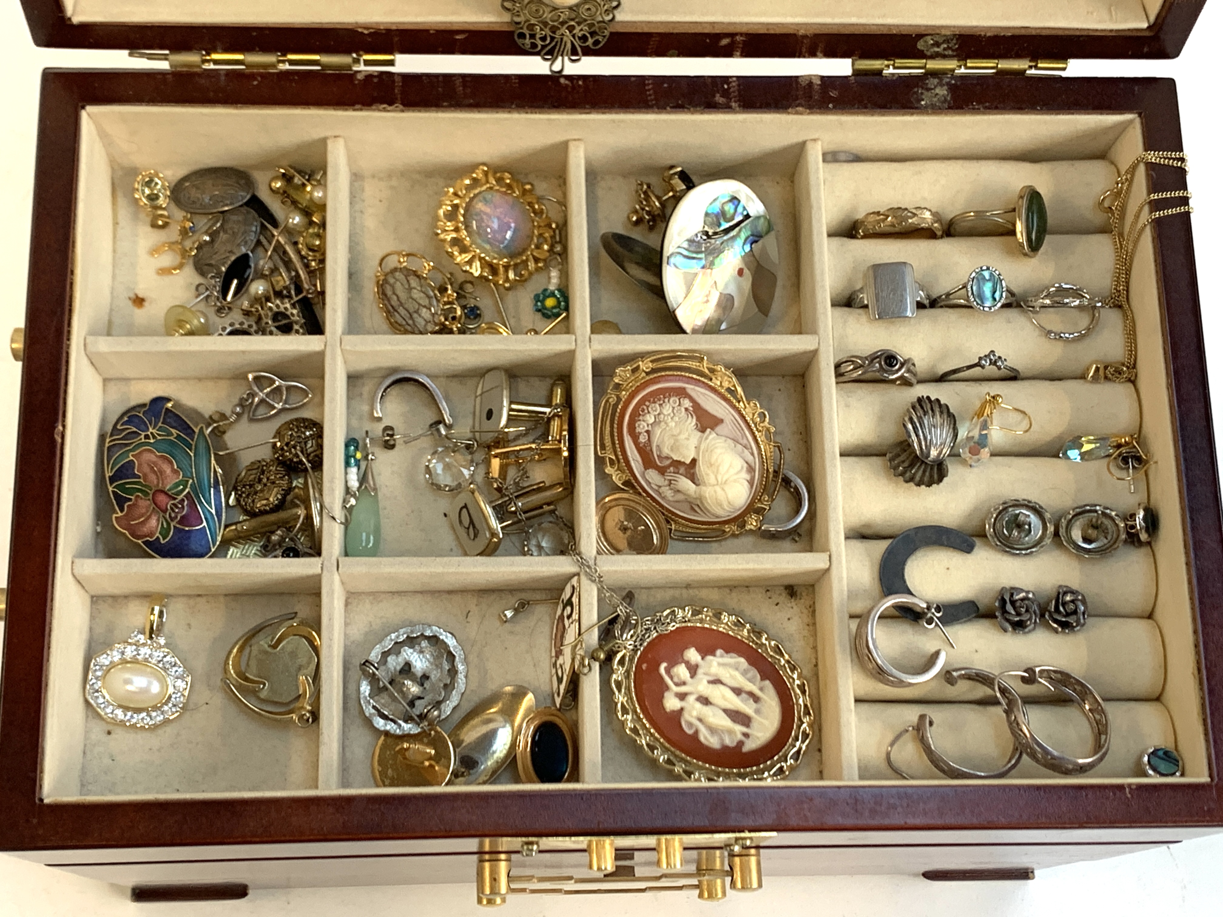 A jewellery box containing a quantity of costume and silvery jewellery, including a Czech Gurtler - Image 3 of 5