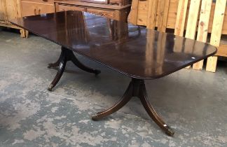 A Regency mahogany pedestal dining table, 102cmW 172cmL the additional leaf 48cmW 74cmH