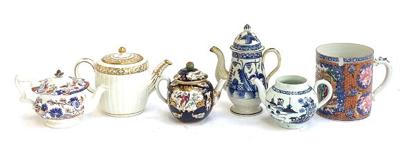 A late 18th/early 19th century Chinese Mandarin mug, 13cmH; Booths china teapot; Worcester style