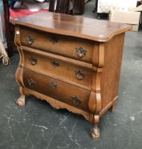 A small oak commode chest of three drawers, 73x38x67cmH