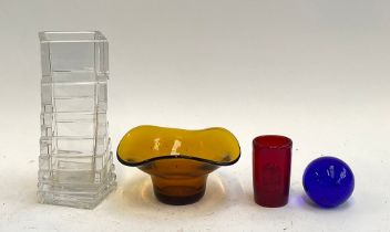 A Rosenthal Studio Linie glass vase, 22.5cmH; a Laguna B red art glass vase, 8.5cmH; Caithness