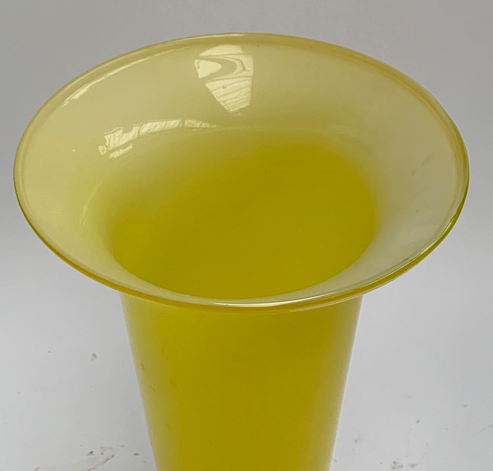 Interior design interest: A tall mid century yellow glass vase, 37.5cmH - Image 2 of 2