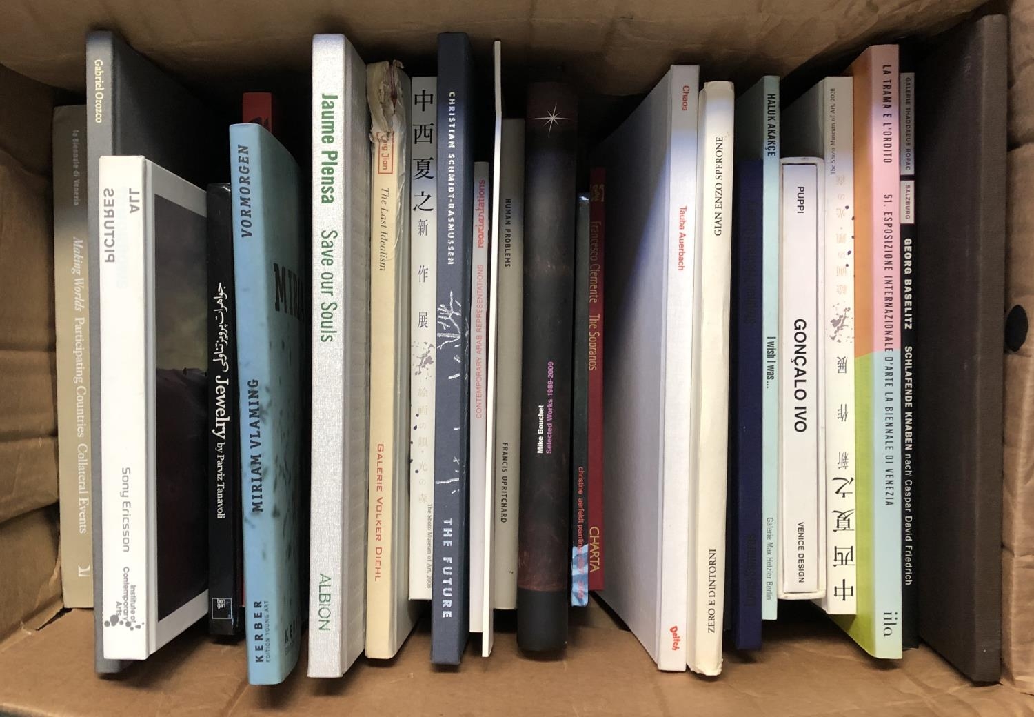 ART CATALOGUES: two boxes of catalogues and other art books, including modern and contemporary - Image 2 of 2
