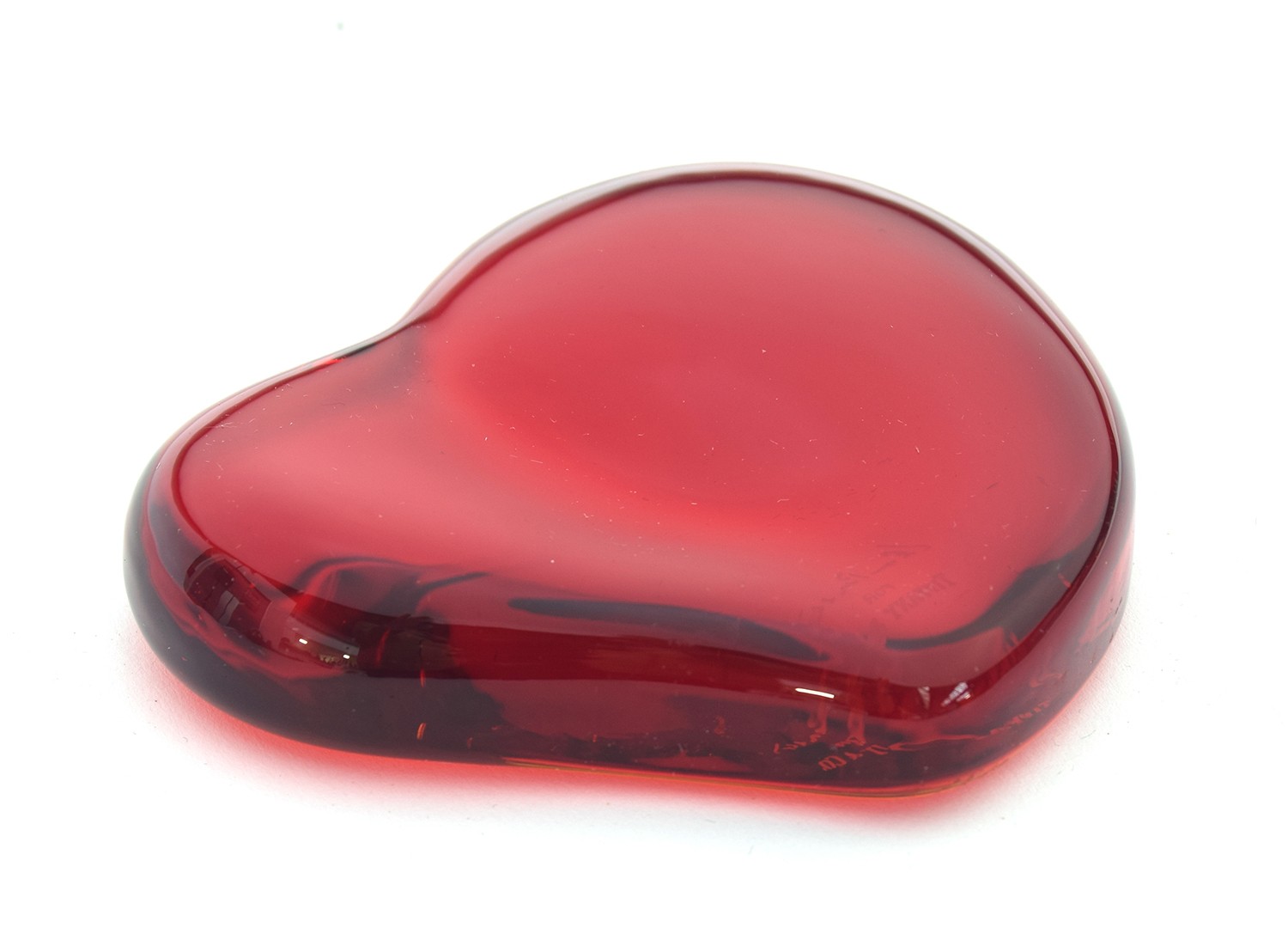 An Elsa Peretti for Tiffany red glass heart paperweight, 10cmW - Image 2 of 2