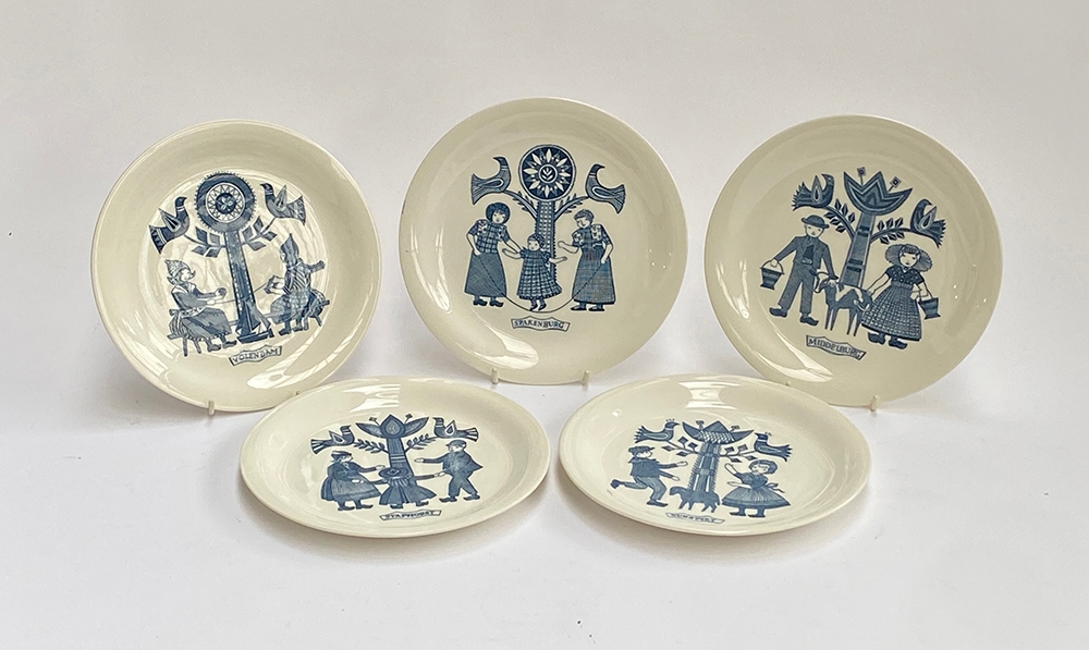 A set of five Royal Sphinx Maastricht pottery Dutch folklore plates, each 20cmD