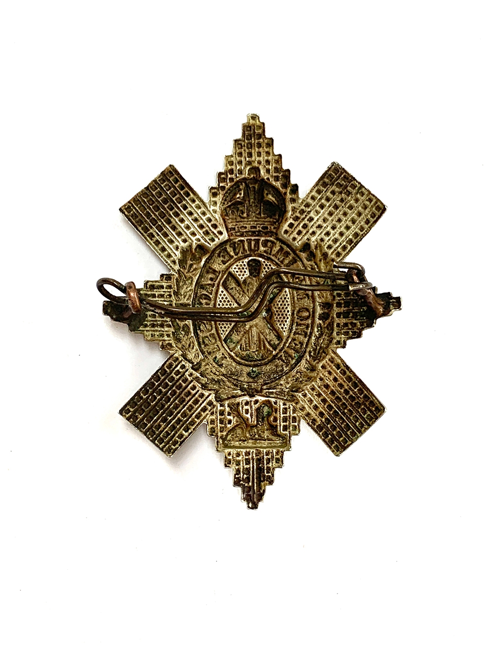 Scottish military interest: A Black Watch Royal Highlanders cap badge, bearing motto 'Nemo Me Impune - Image 2 of 2