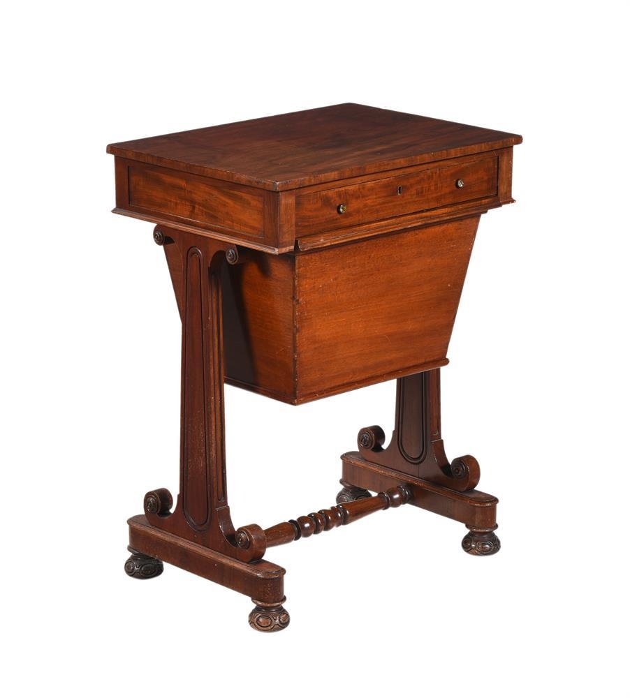 A William IV mahogany work table circa 1835, 71cm high, 54cm wide, 40cm deep