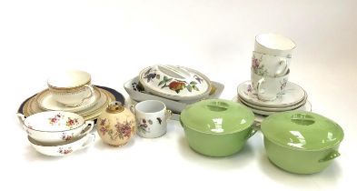 A quantity of Royal Worcester ceramics to include a pair of green lidded casserole dishes, '