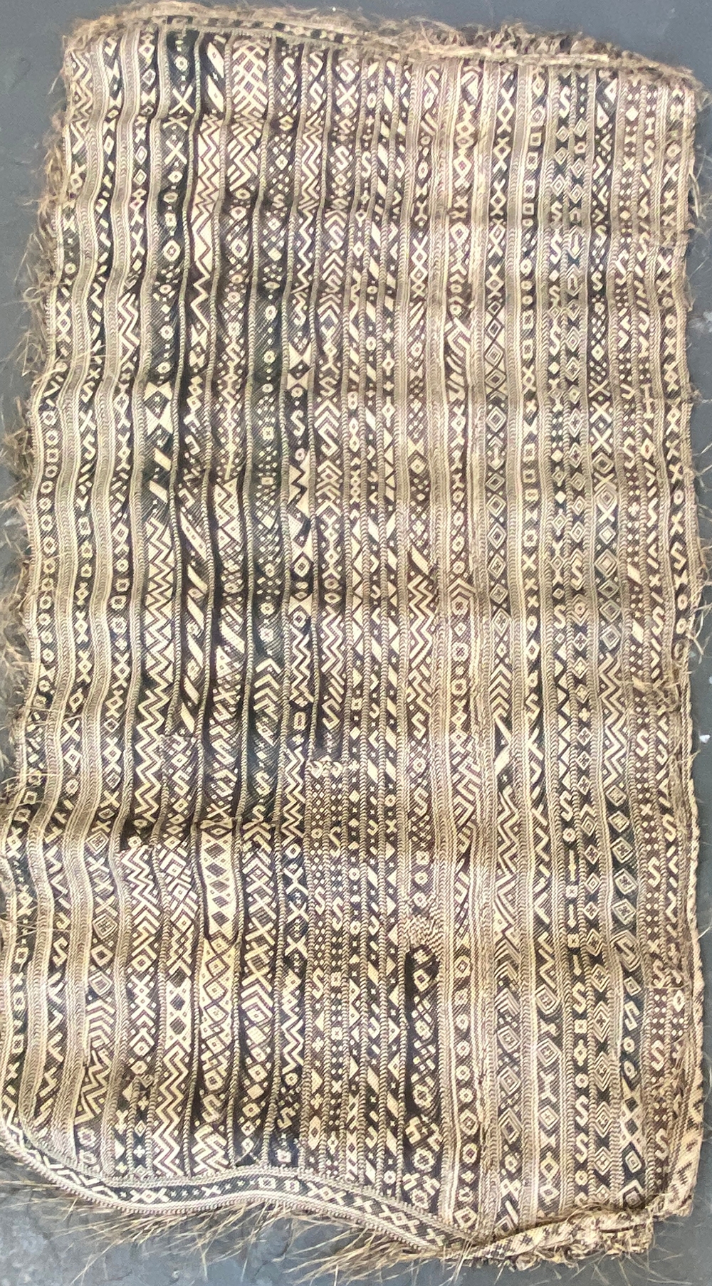 A 19th/early 20th century woven straw tribal mat, 190x100cm - Image 2 of 3