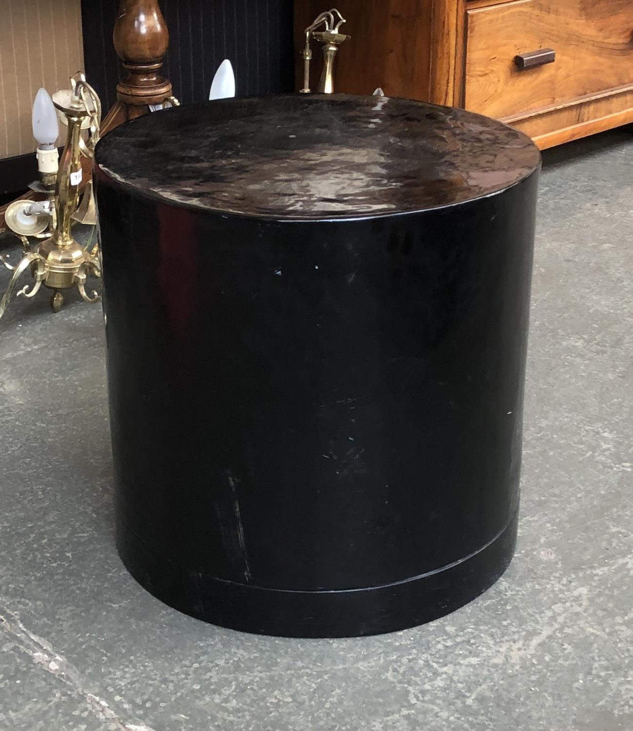 Interior design interest: A black lacquered cylindrical stool/table, 51x51cm