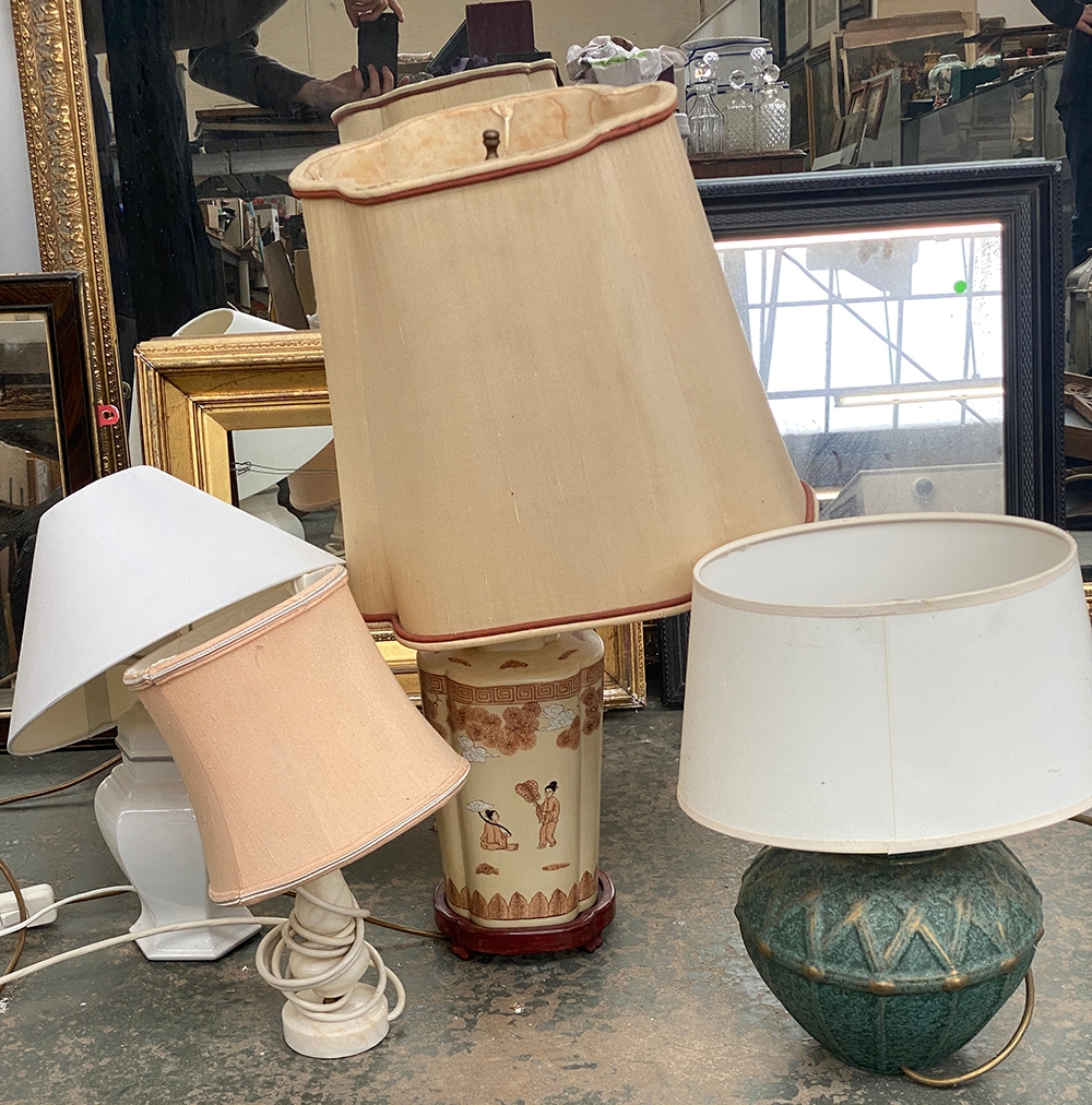 Four various table lamps, one in Chinese style - Image 2 of 2