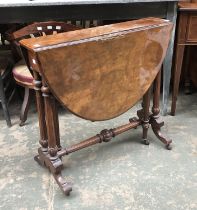 A Victorian walnut Sutherland table, 76x17x71cmH