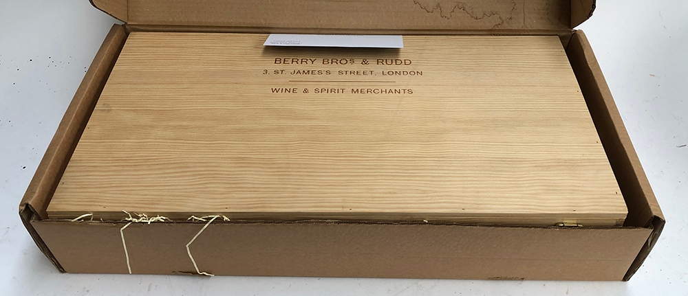 A Berry Bros & Rudd wooden wine box with 6 dividers, with rope loop side handles, 68x36x13cmH