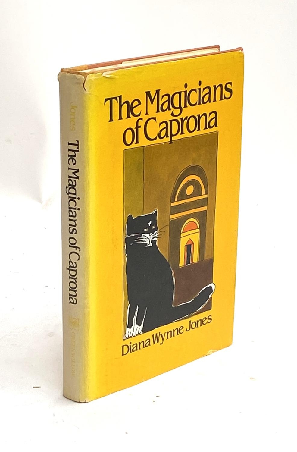 COLLECTABLE BOOK: Diana WYNNE-JONES, 'The Magicians of Caprona' 1st US, Greenwillow 1980. VG/VG.