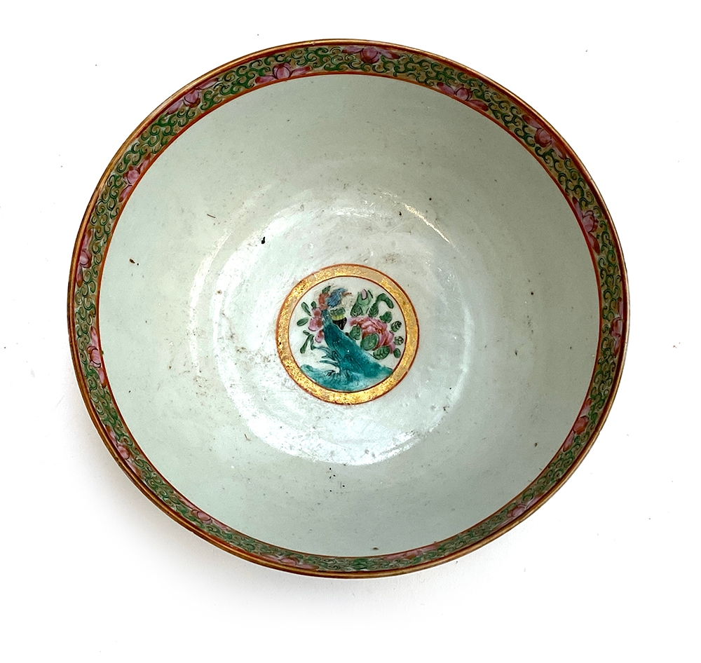 A 19th century Chinese famille rose porcelain bowl, 21cmD - Image 2 of 7