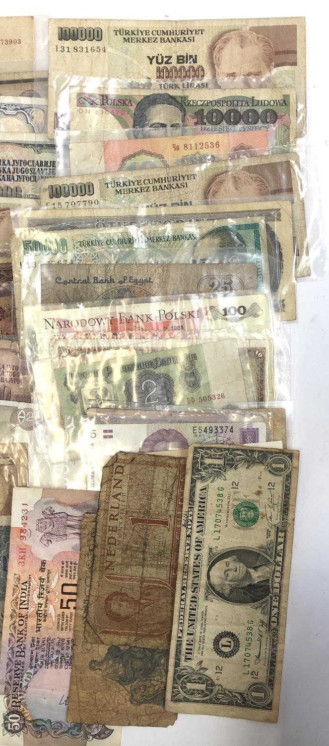 A quantity of World banknotes to include Egypt, Hungary, Turkey, Poland, Yugoslavia, Czechoslovakia, - Image 4 of 4