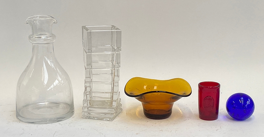 A Rosenthal Studio Linie glass vase, 22.5cmH; a Laguna B red art glass vase, 8.5cmH; Caithness - Image 2 of 3