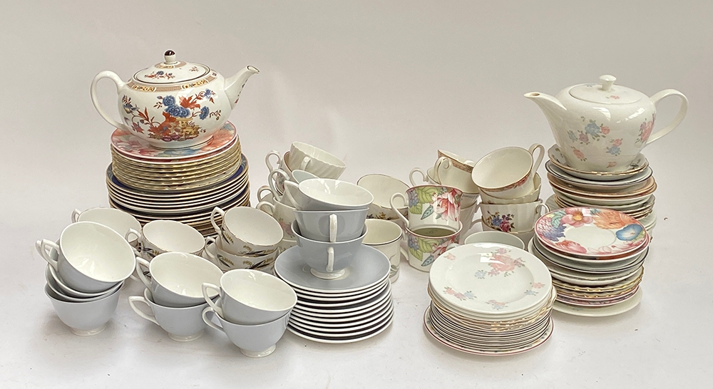 A large quantity of 20th century teawares to include Coalport 'Pembroke', Royal Vale, Royal