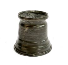 An 18th century pewter pounce pot/sander, 6.2cmH