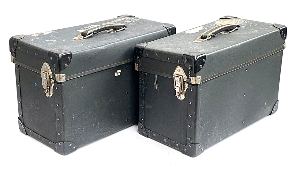 Two vintage vinyl carry cases, 47cmW