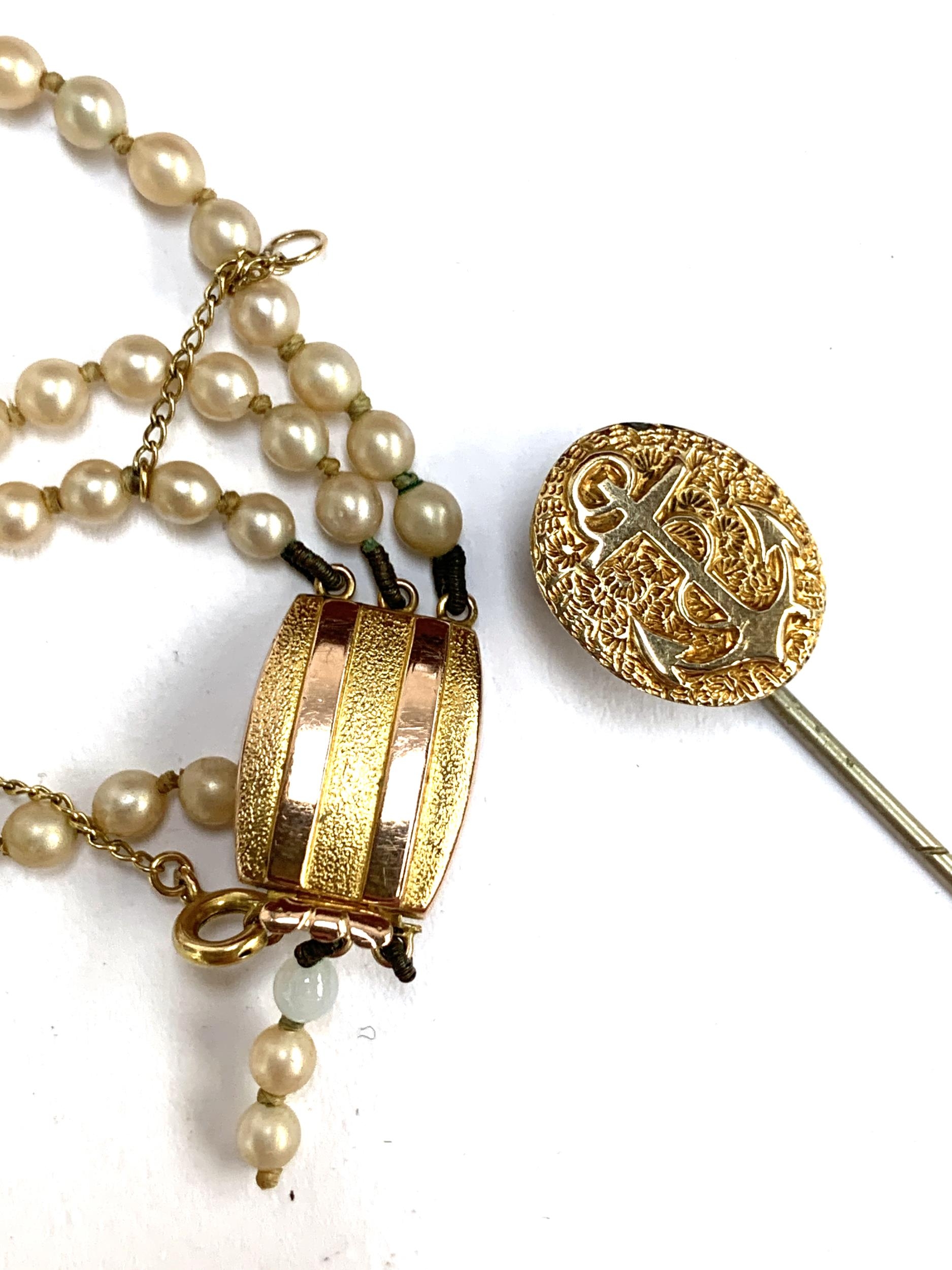 A mixed lot of jewellery to include a Victorian chased yellow metal anchor stickpin; Ciro faux - Image 2 of 4