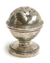 A George V silver pot pourri in the form of an 18th century sponge box, Birmingham 1929, 9.5cm high