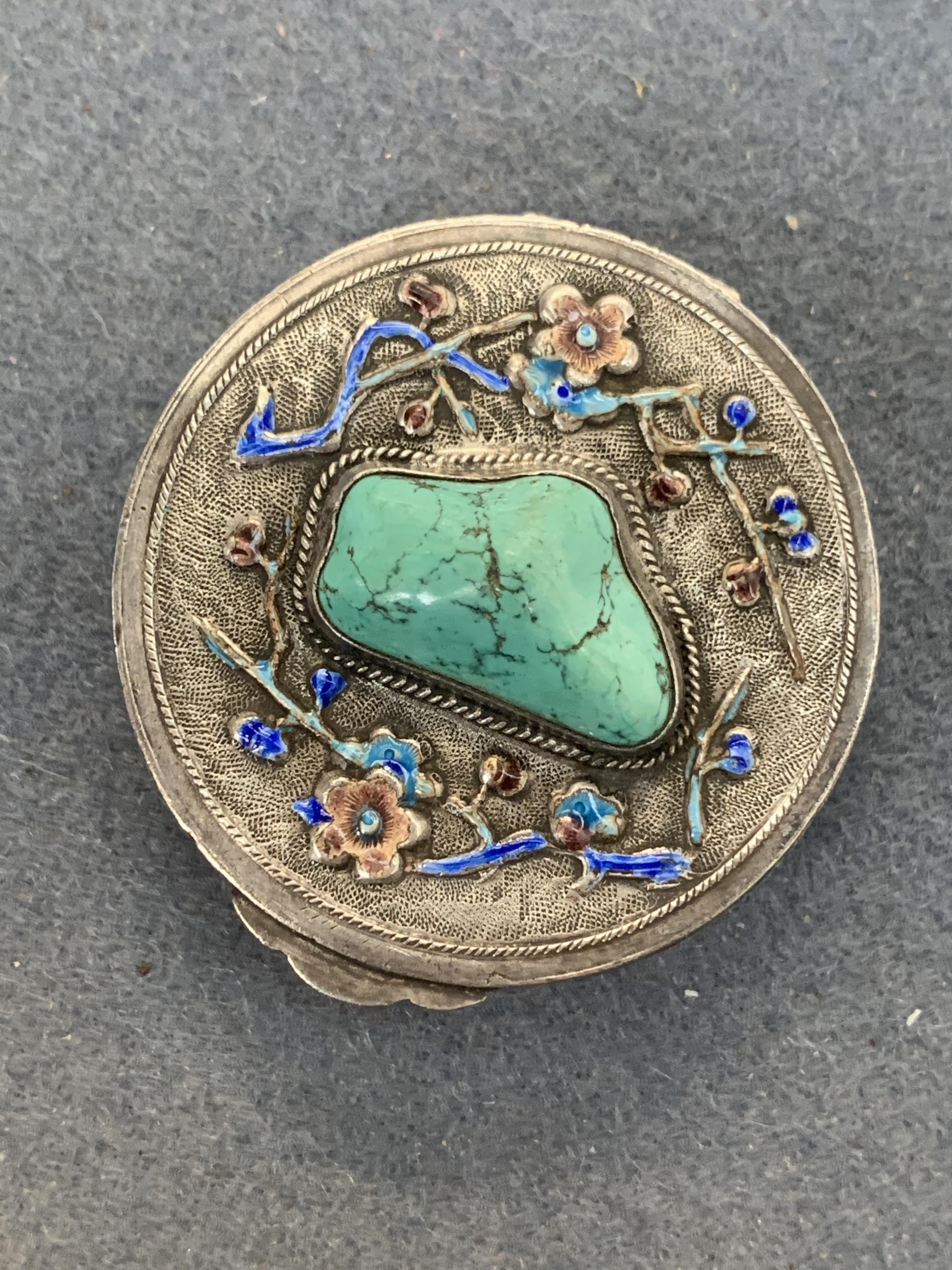 An early 20th century Chinese export silver and enamel pill box set with a central turquoise - Image 6 of 6