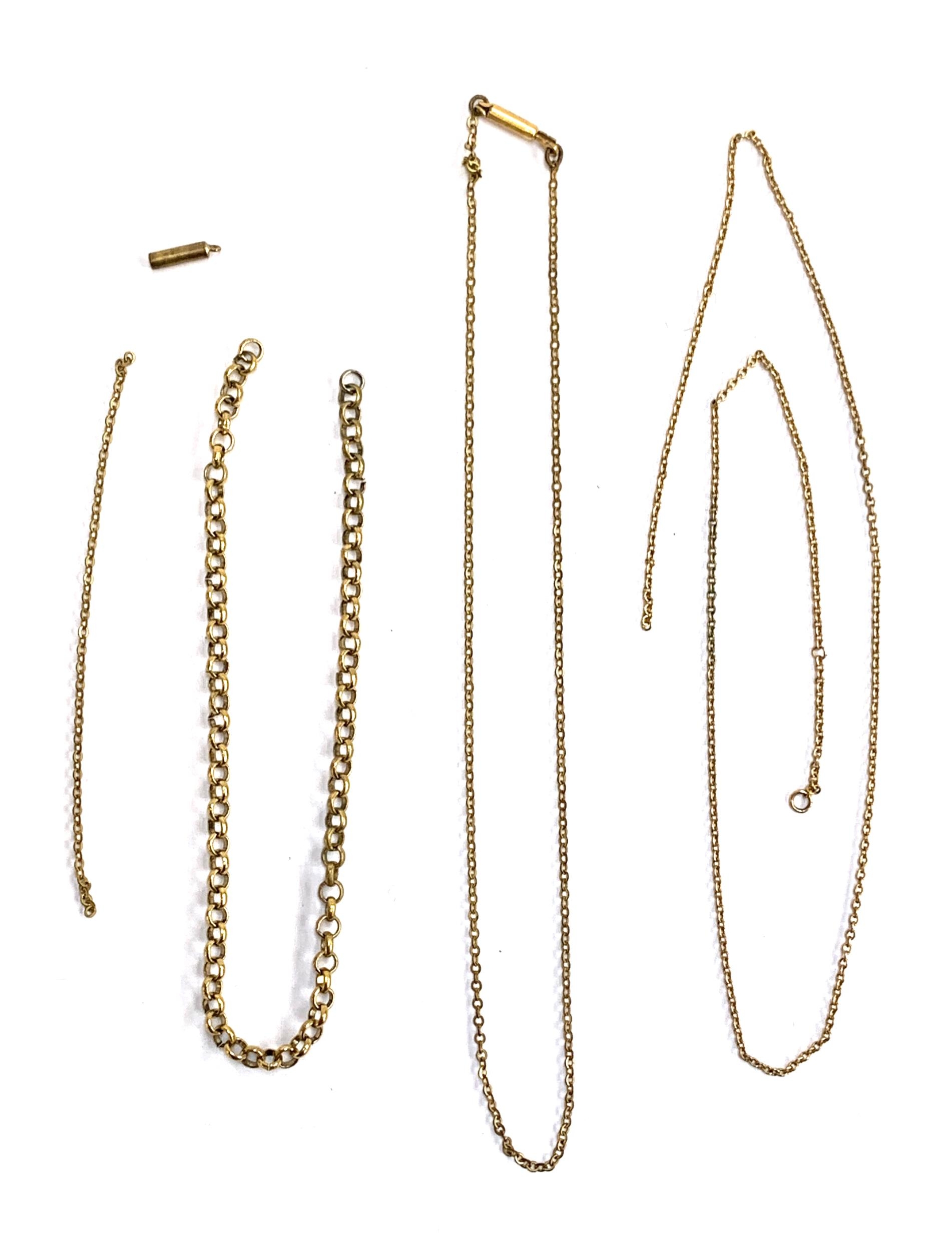 A yellow metal chain (no clasp), 1.4g; together with rolled gold and metal chains (af)