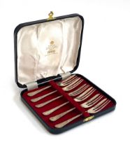 A set of six small fish forks by Viner's of Sheffield, 3.6ozt