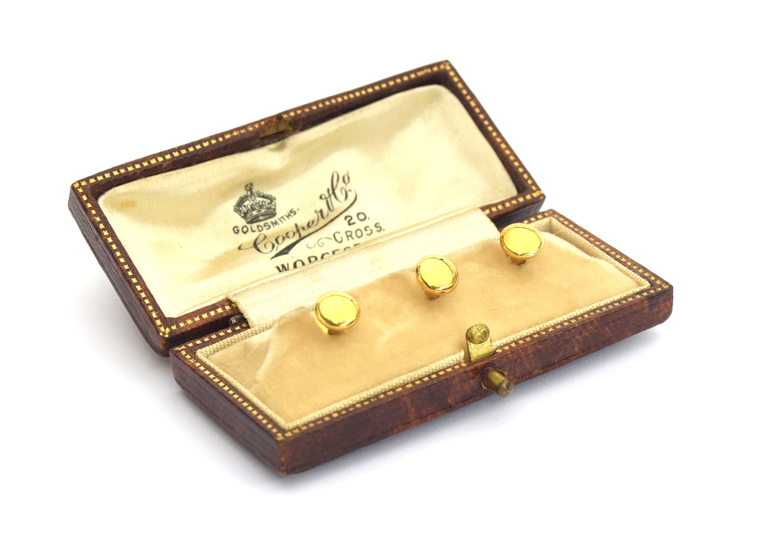 A cased set of three 18ct gold shirt studs, gross weight 3.6g - Image 2 of 2