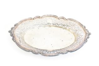 An Edwardian pierced silver oval bonbon dish, London 1904, 29.5cm long, 19.5cm deep, 10.4ozt