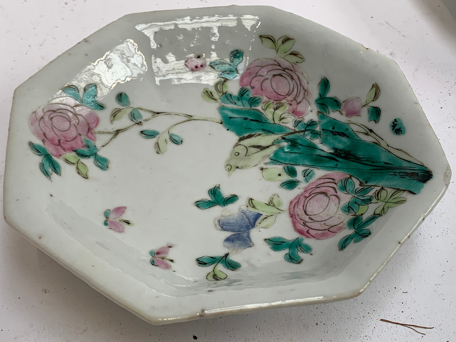 A collection of ten late 19th/early 20th century Chinese famille rose dishes, various designs - Bild 7 aus 12